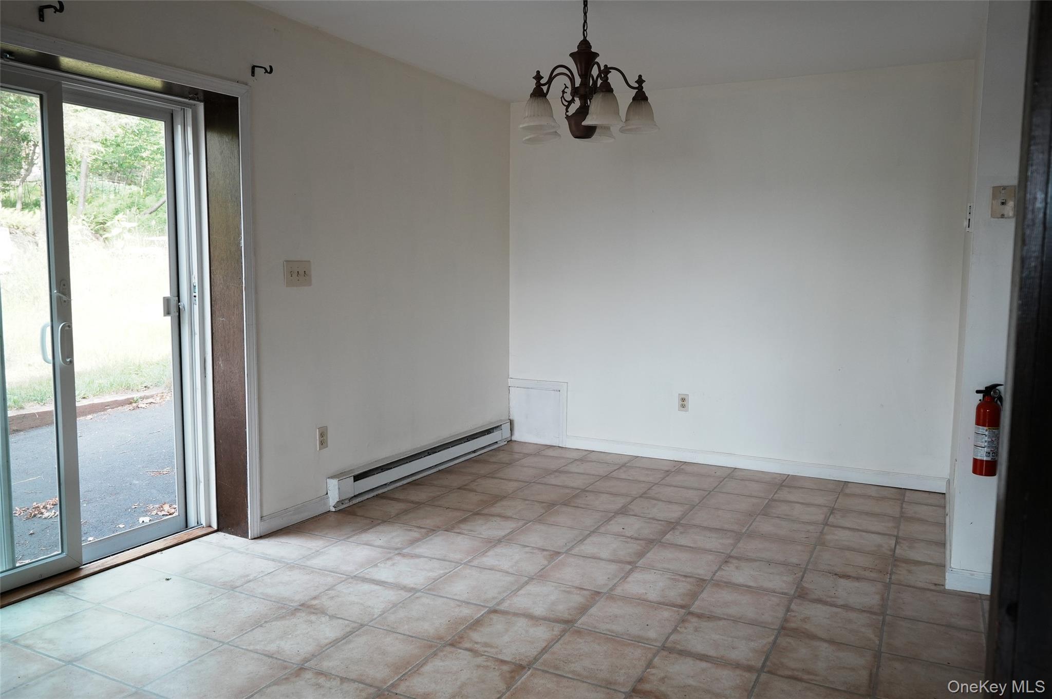 1002095 Property Photo 4