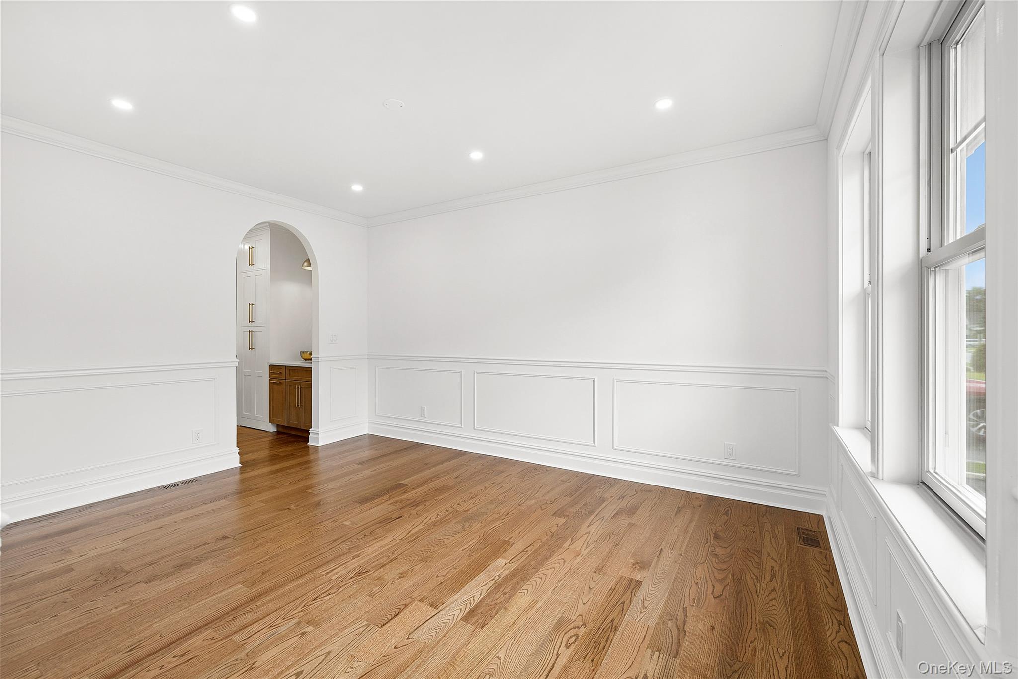 159 Lincoln Street Property Photo 8