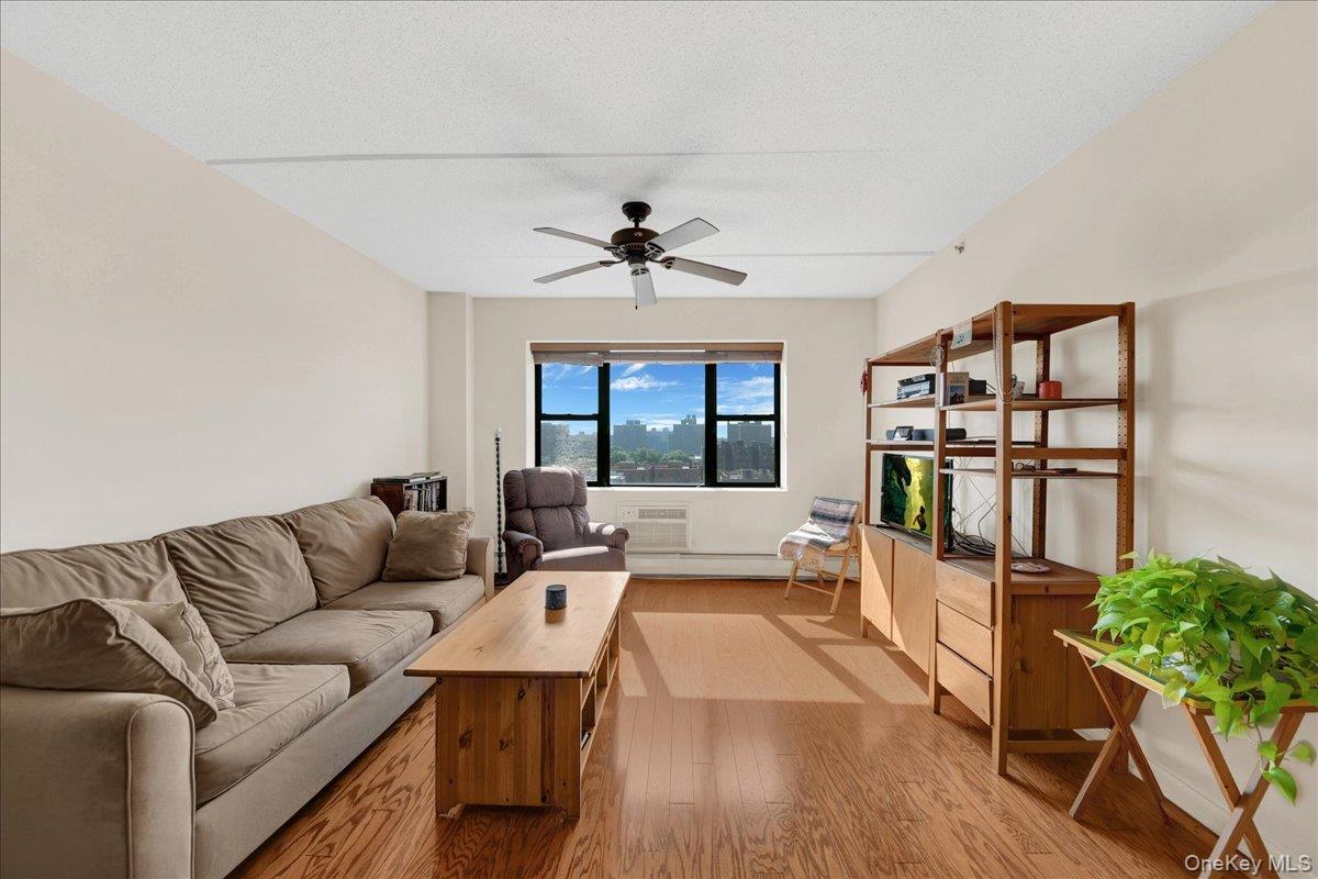 1275 Grant Avenue 10e Property Photo 1