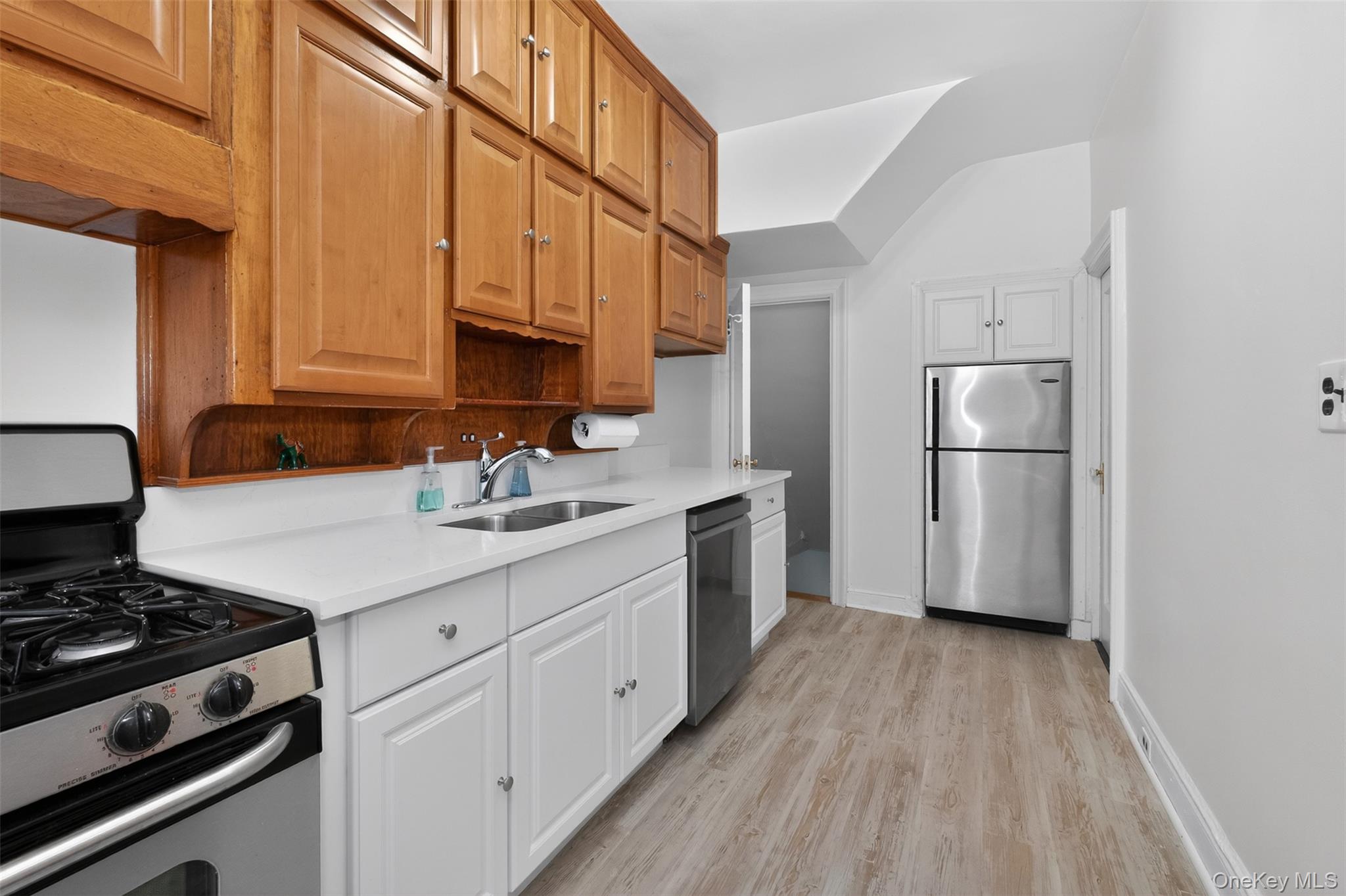34-39 75th Street Property Photo 6