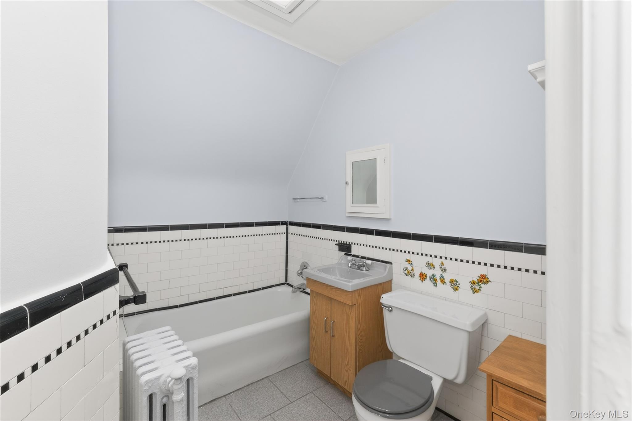 34-39 75th Street Property Photo 11