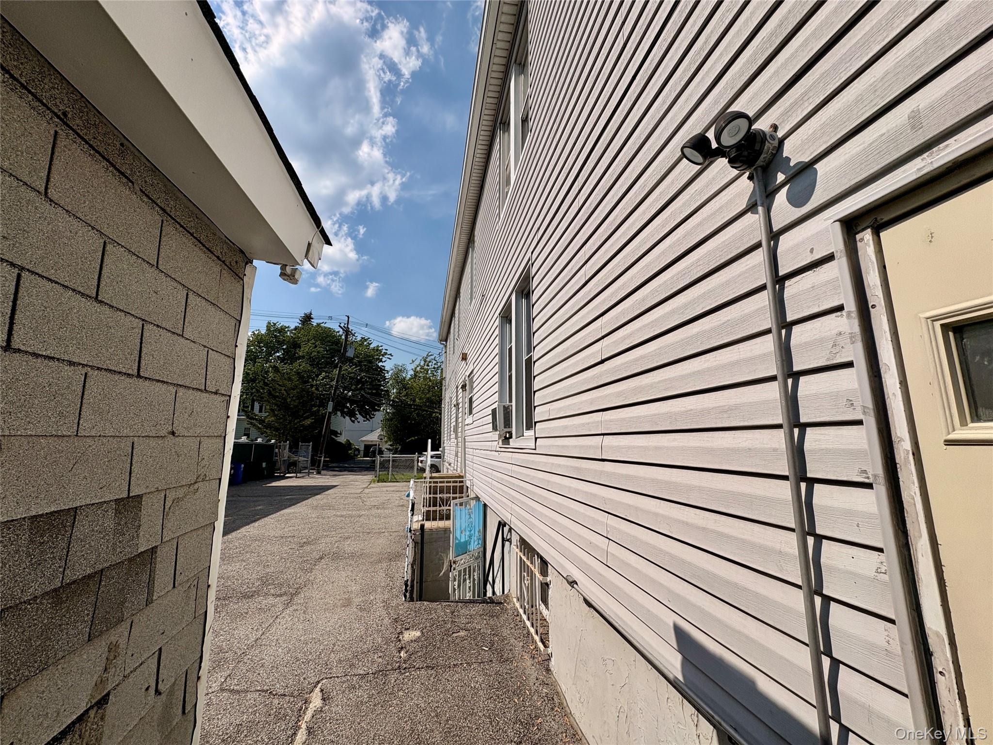 2910 Baisley Avenue Property Photo 4