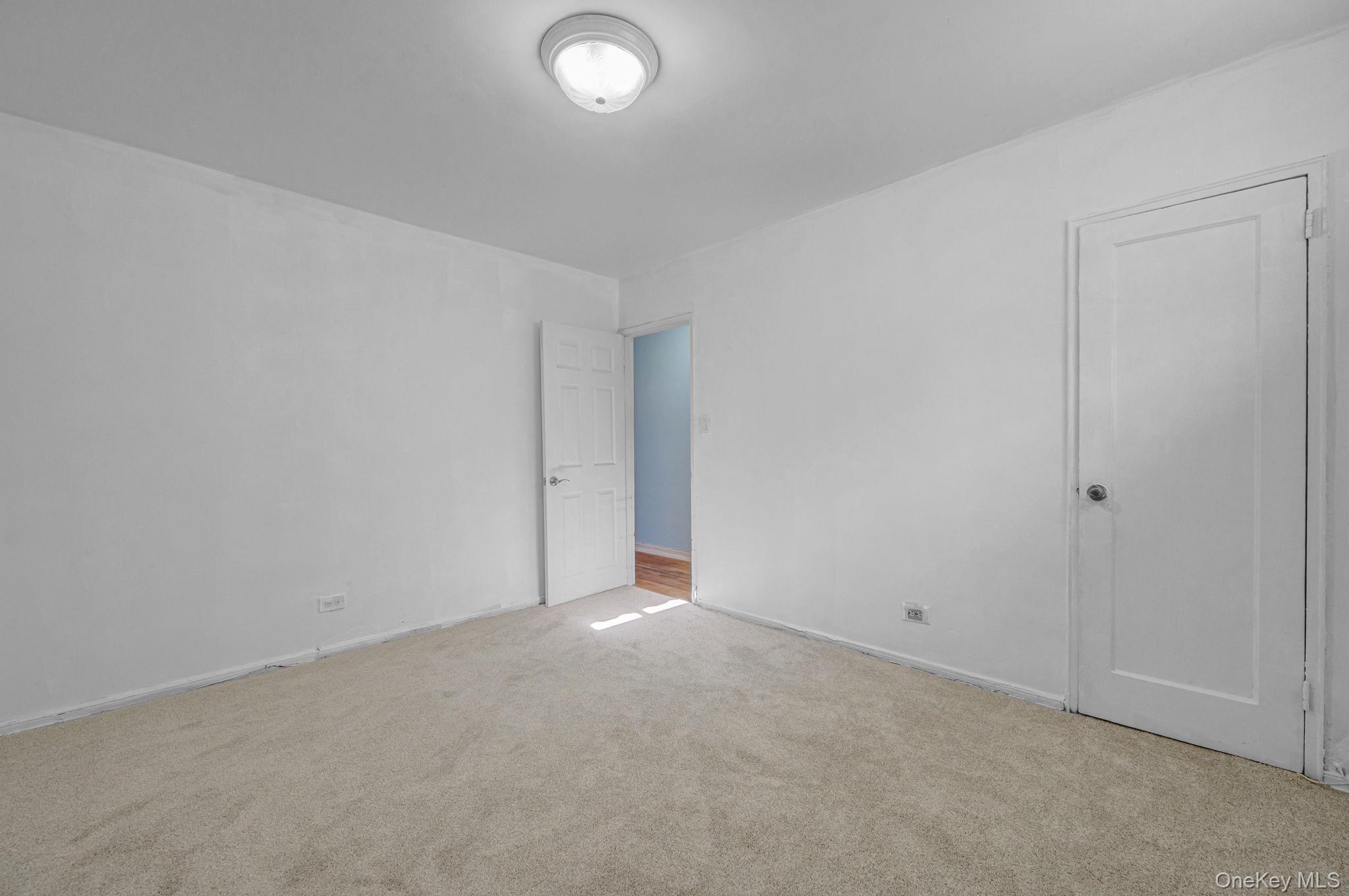 2552 E 7 Street 1h Property Photo 12