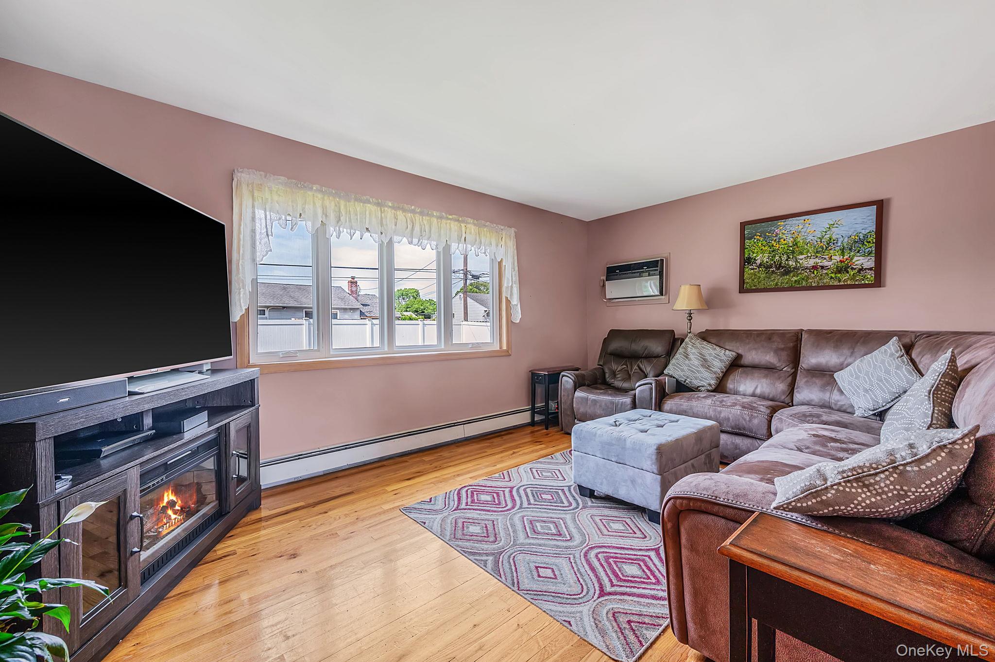 11 Windsor Street Property Photo 10