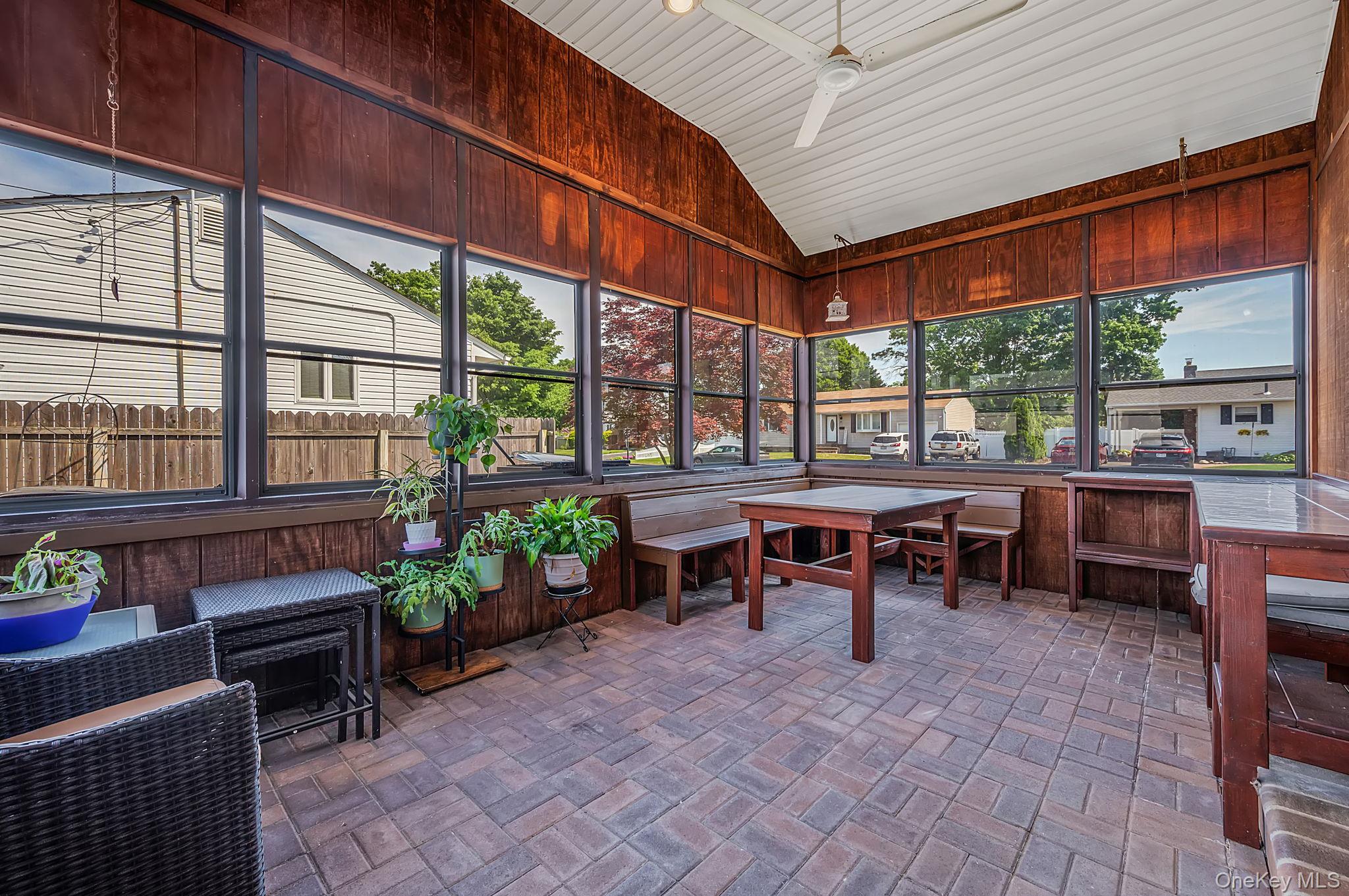 11 Windsor Street Property Photo 33