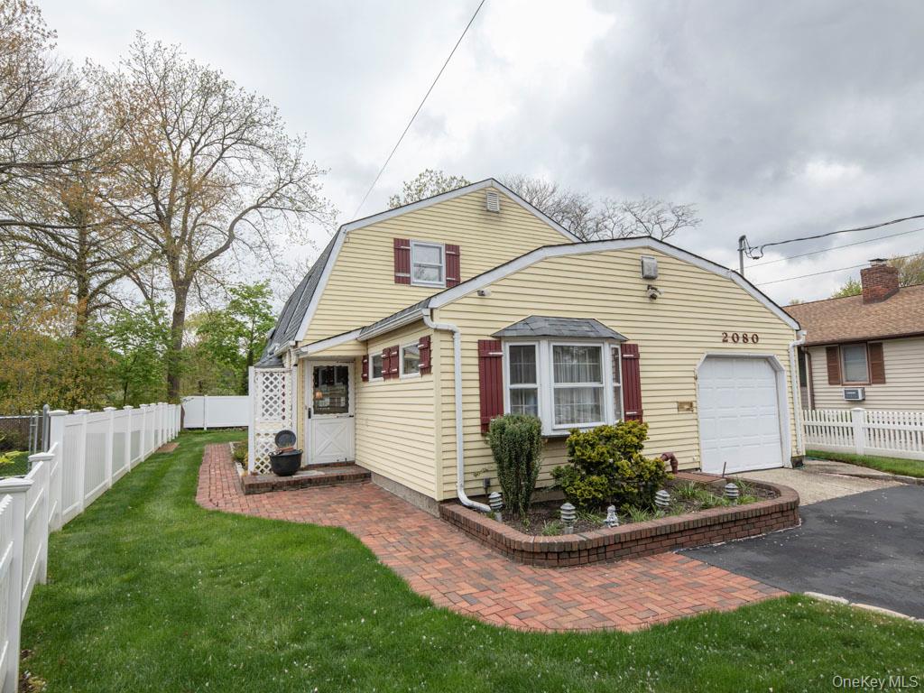 2080 Seamans Neck Road Property Photo 4