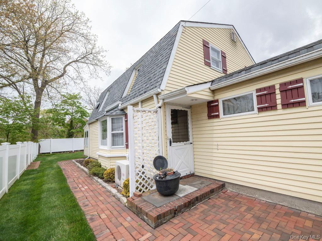 2080 Seamans Neck Road Property Photo 5