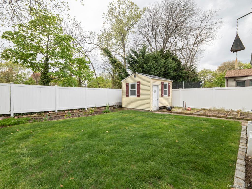 2080 Seamans Neck Road Property Photo 6