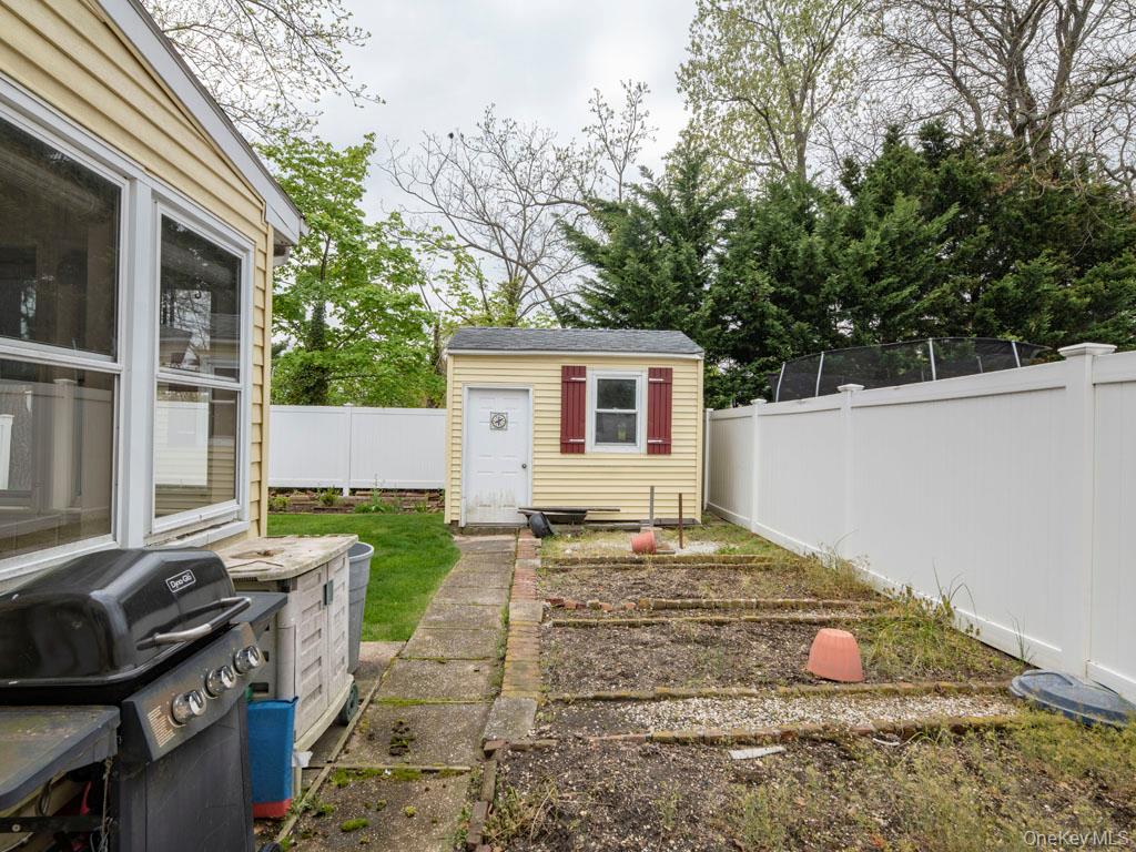 2080 Seamans Neck Road Property Photo 8