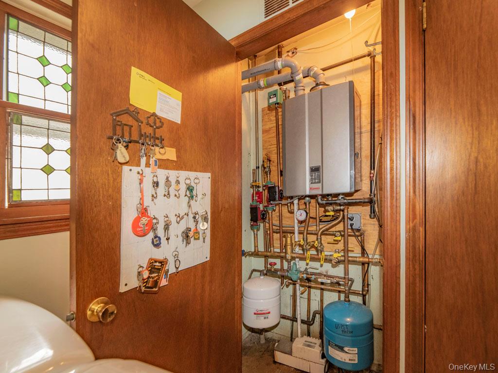 2080 Seamans Neck Road Property Photo 13