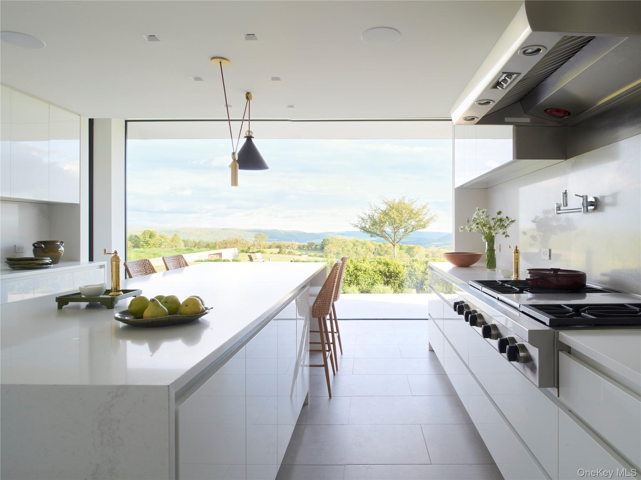 365 Tower Hill Road Property Photo 12