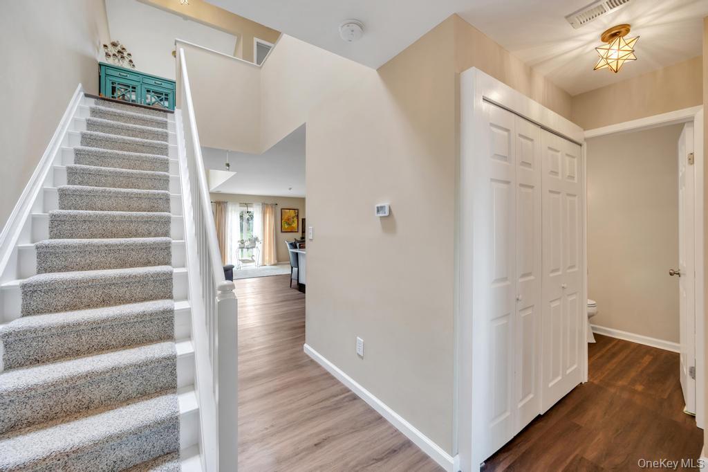 194 Gothic Circle Property Photo 5