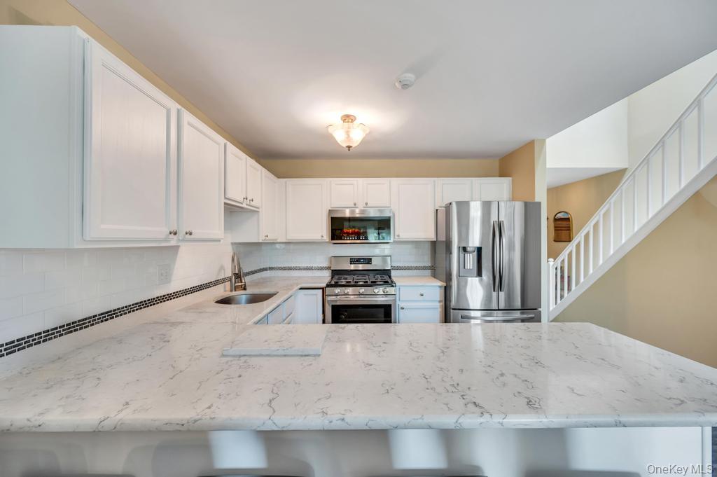 194 Gothic Circle Property Photo 9