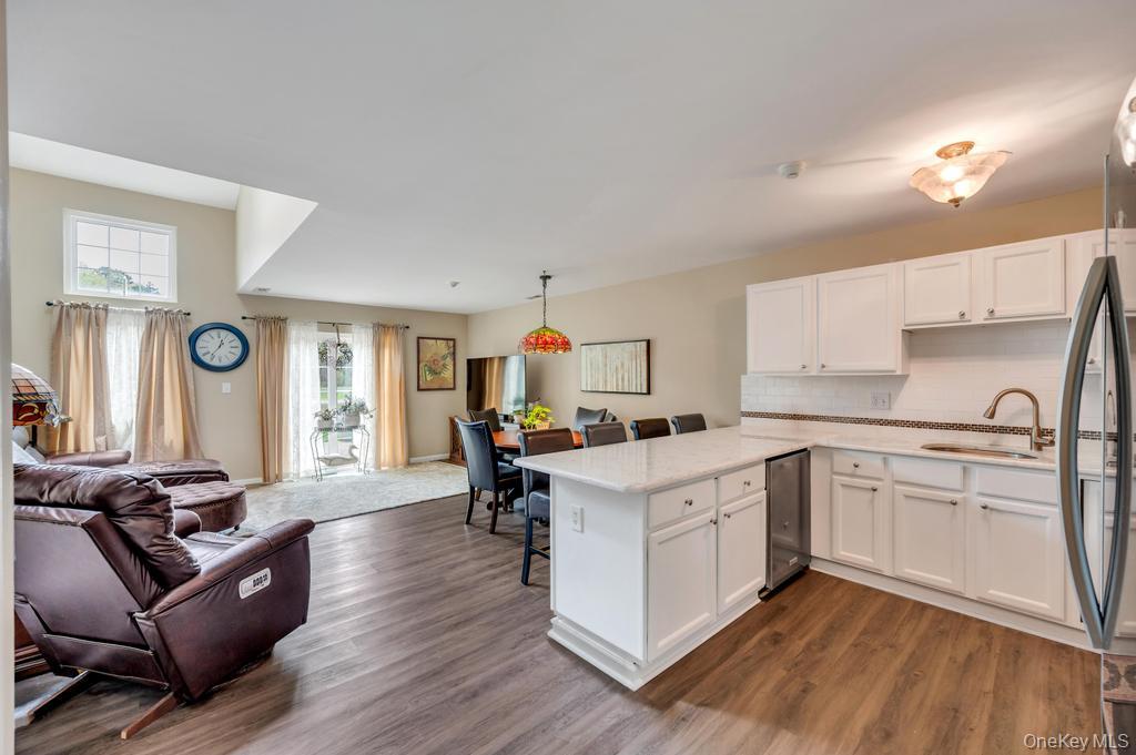 194 Gothic Circle Property Photo 10