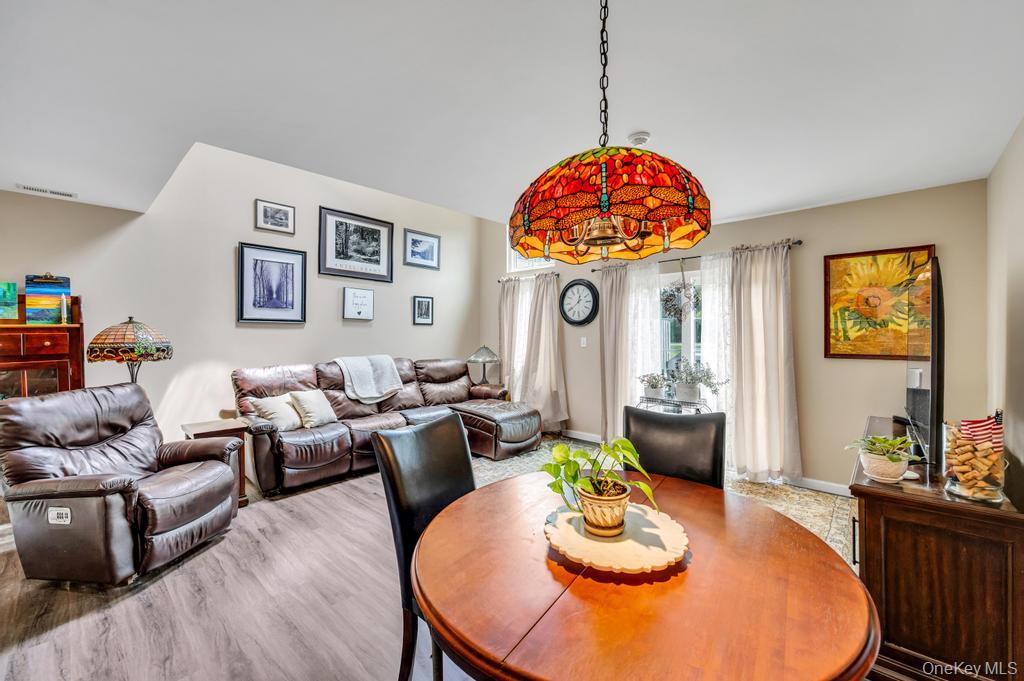 194 Gothic Circle Property Photo 12
