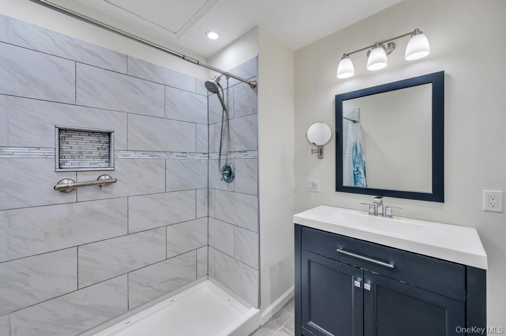 194 Gothic Circle Property Photo 19