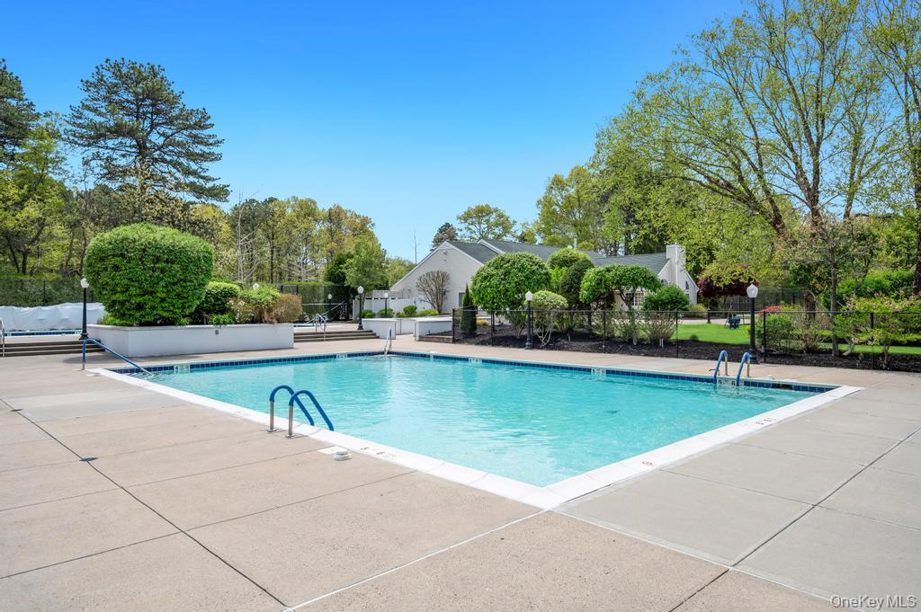 194 Gothic Circle Property Photo 32