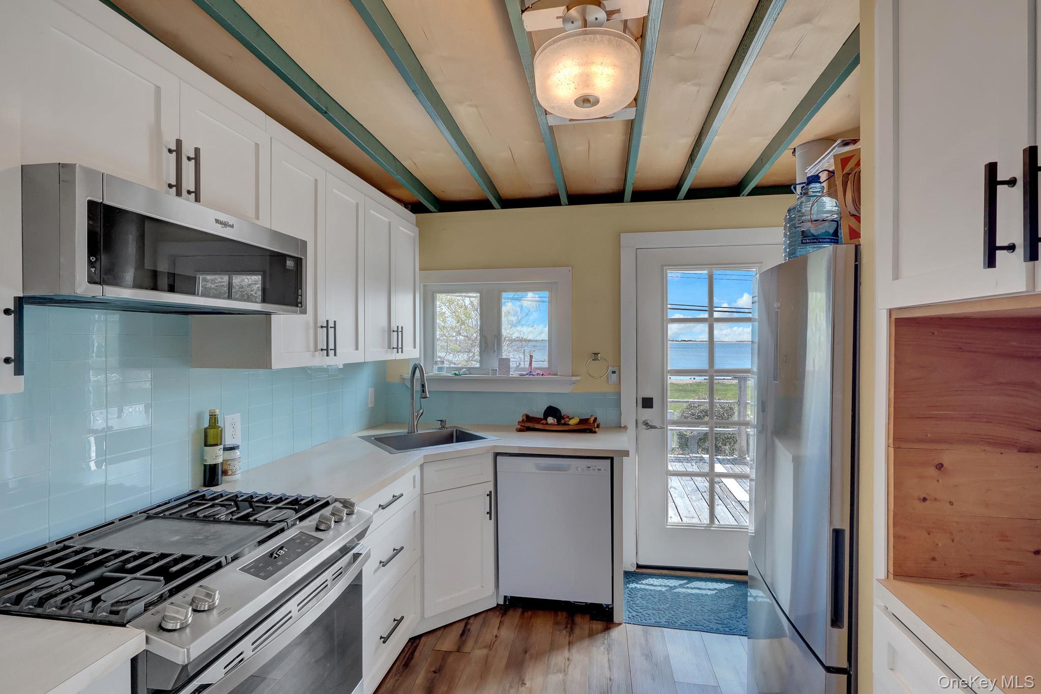 6 Oak Beach Road Property Photo 8