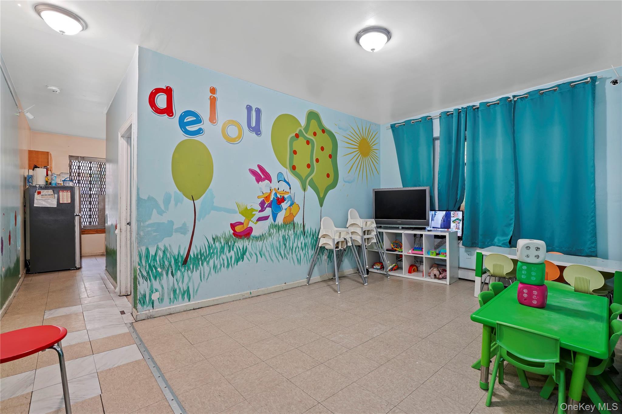309 Bedford Park Boulevard Property Photo 10