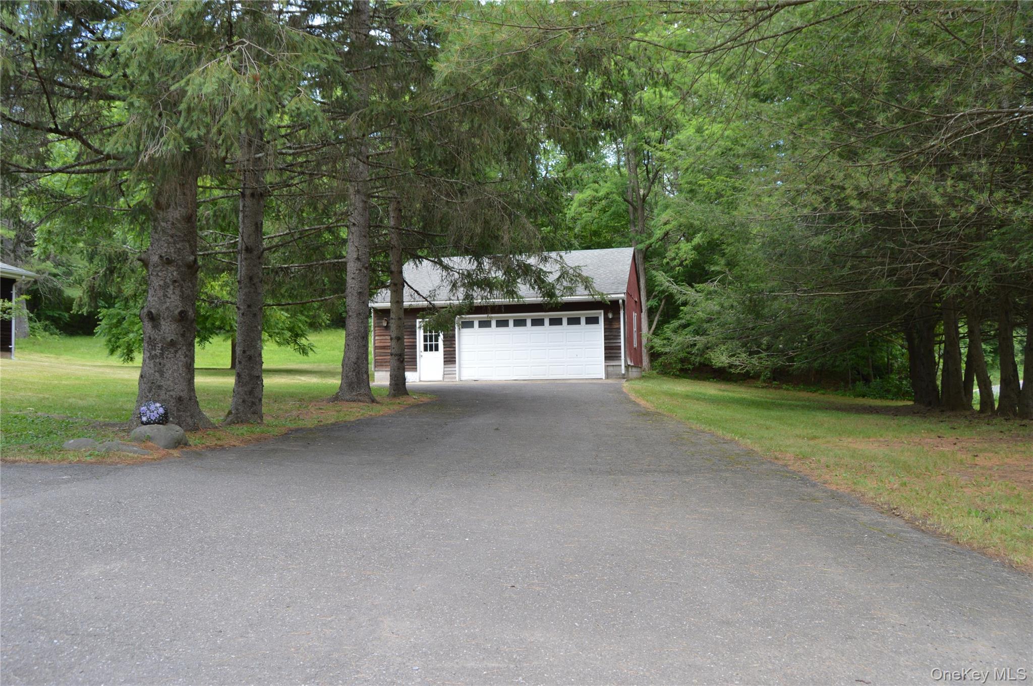4 Willa Lane Property Photo 3
