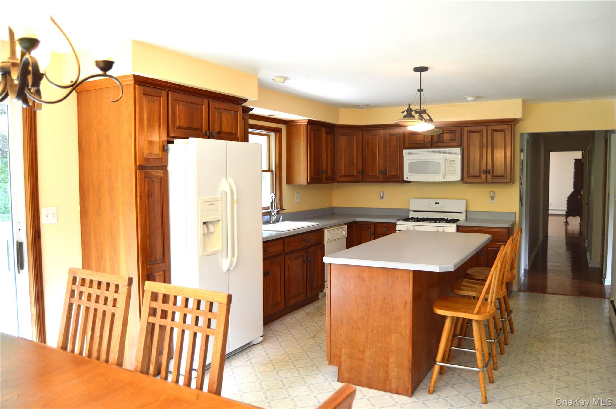 4 Willa Lane Property Photo 5