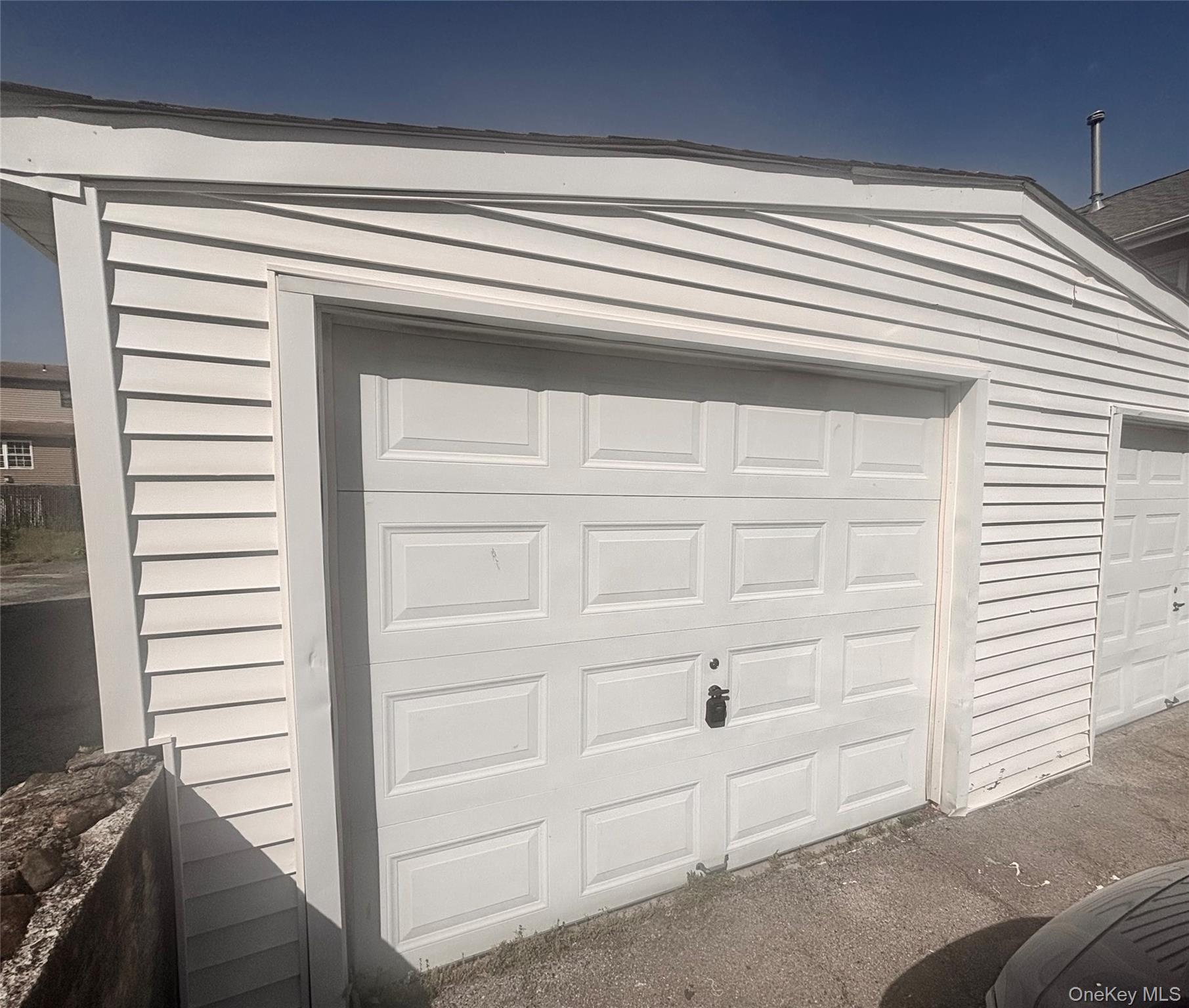 28 Davis Street Garage Property Photo 1