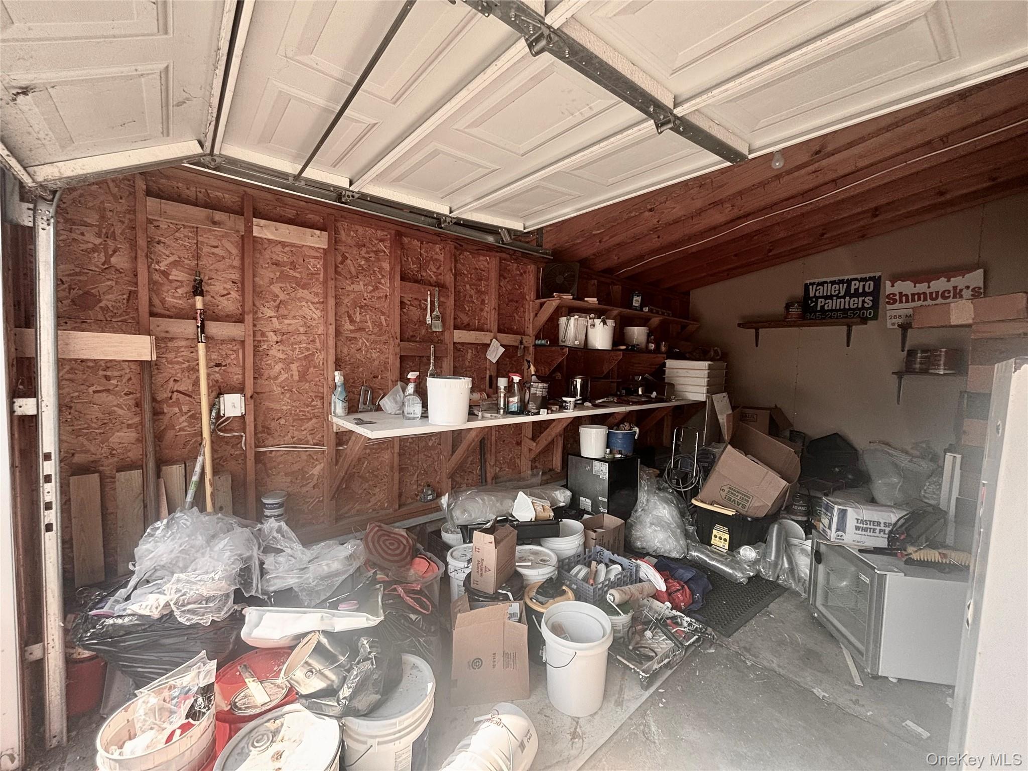 28 Davis Street Garage Property Photo 2