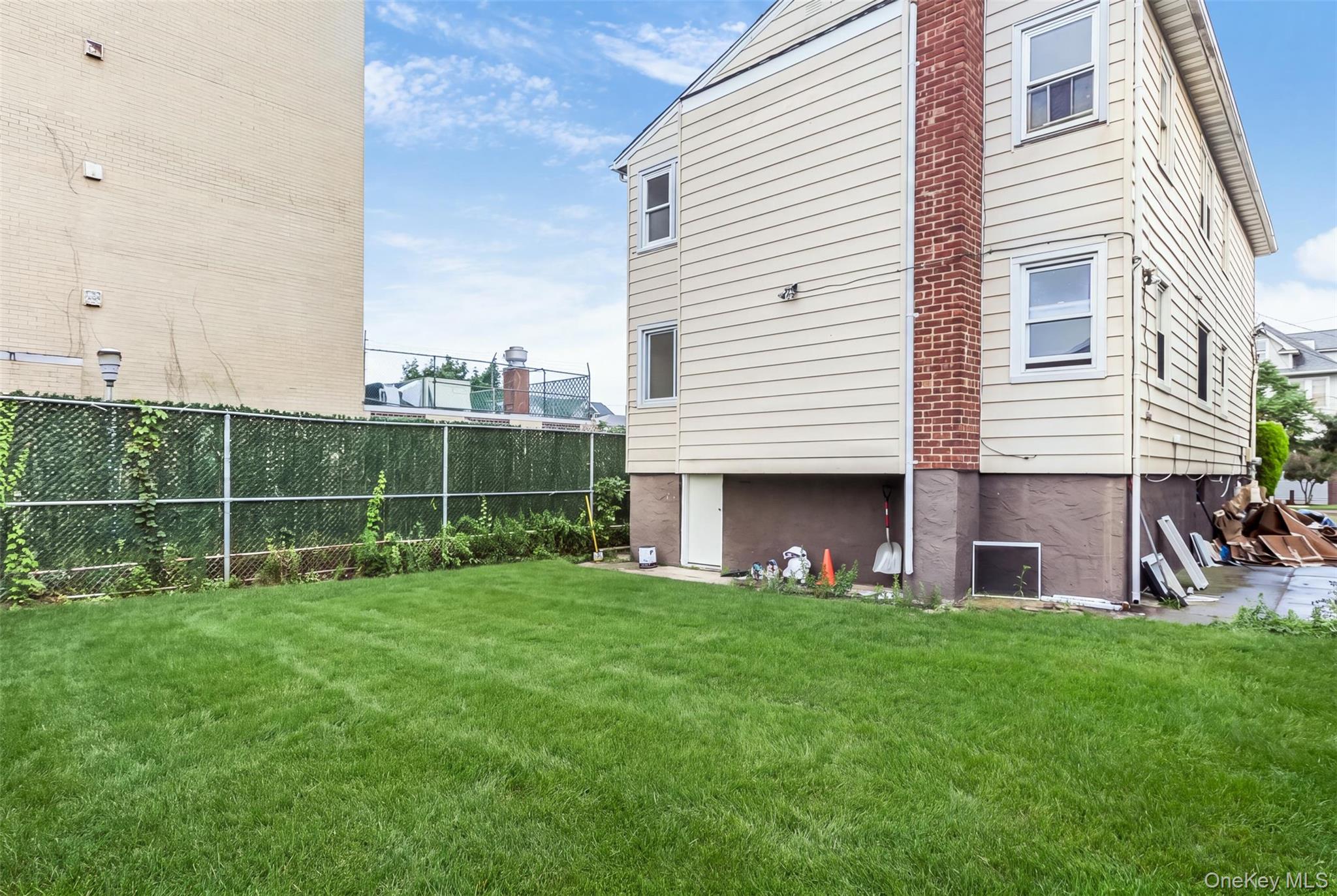 442 Beach 68th Street Property Photo 16