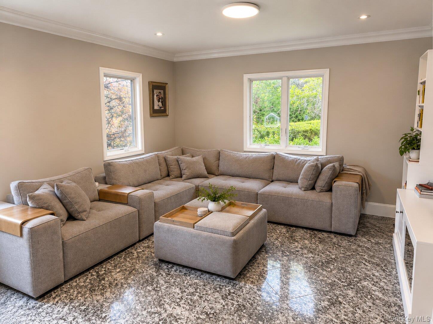 6 Manor Lane Property Photo 3
