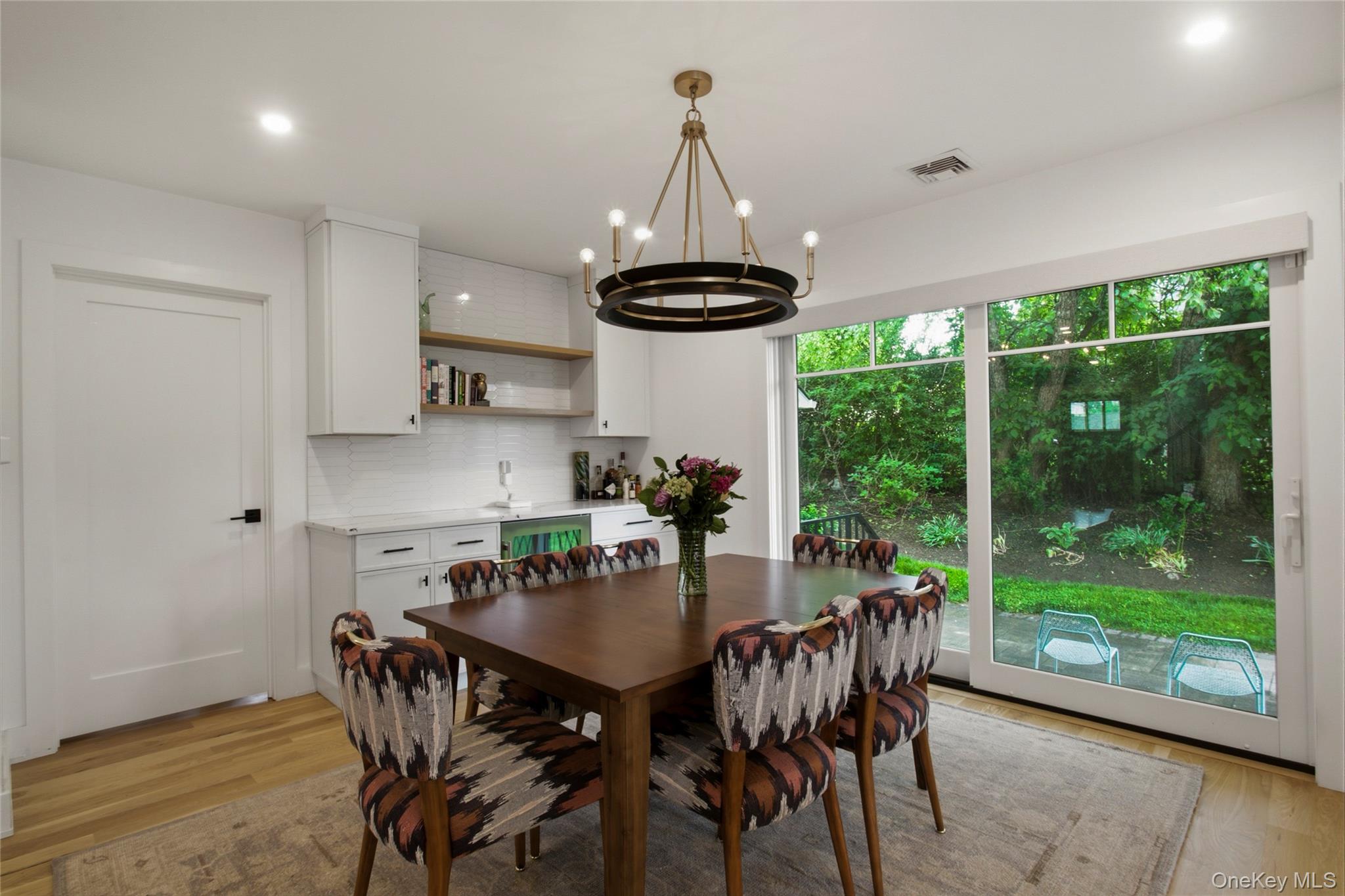 525 3rd Street Property Photo 4