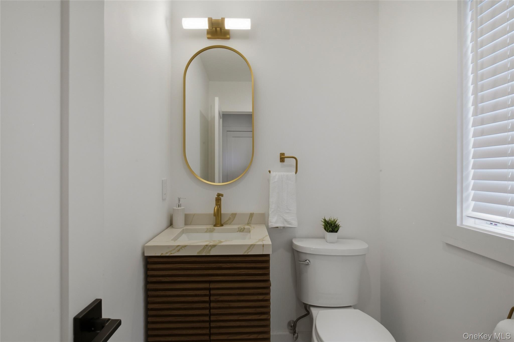 525 3rd Street Property Photo 8