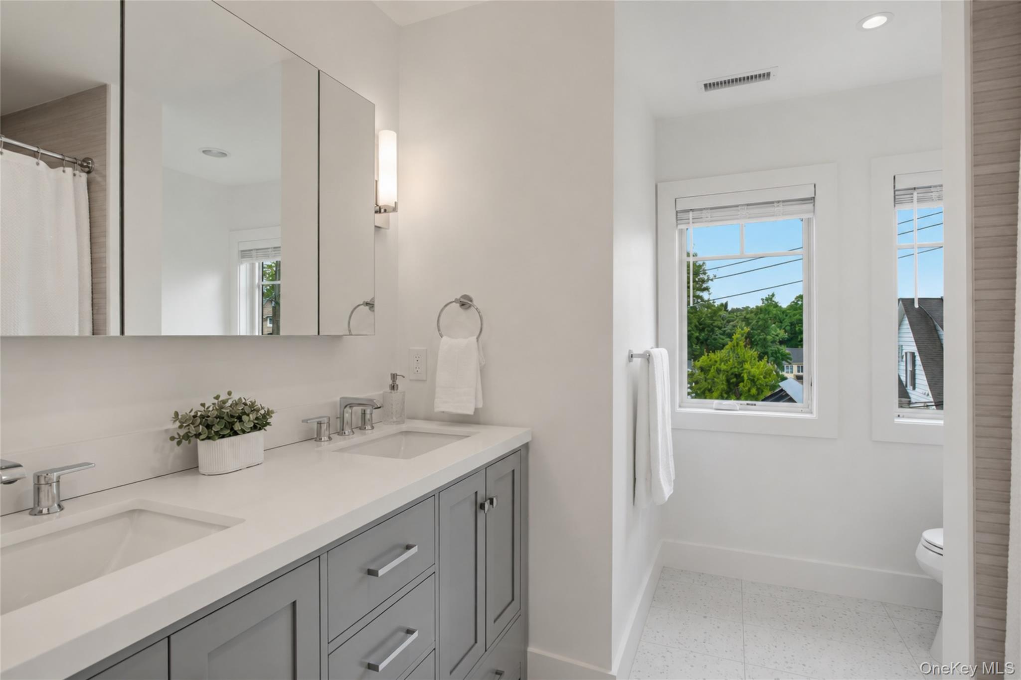 525 3rd Street Property Photo 16