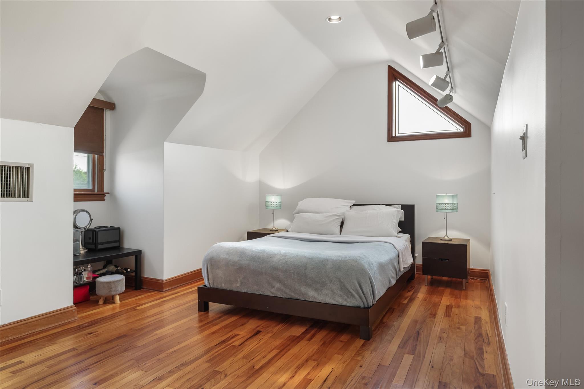 187 Commonwealth Avenue Property Photo 20