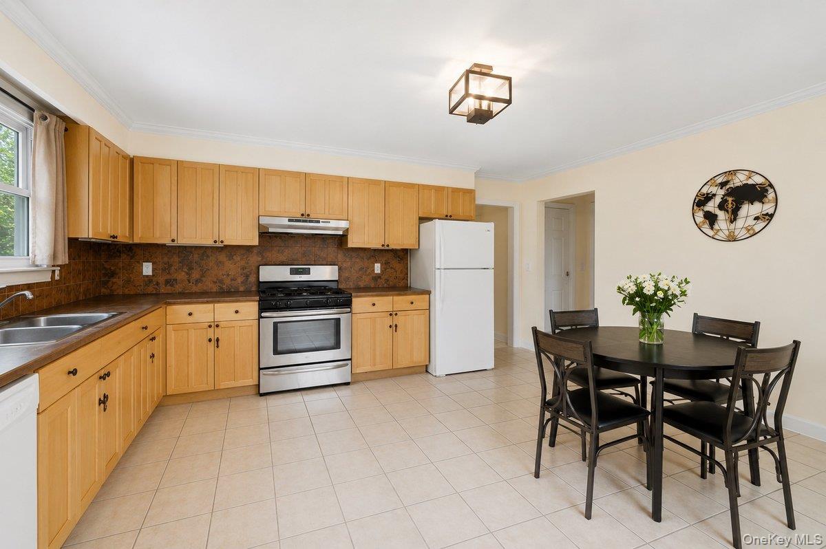 47 Glover Avenue Property Photo 8