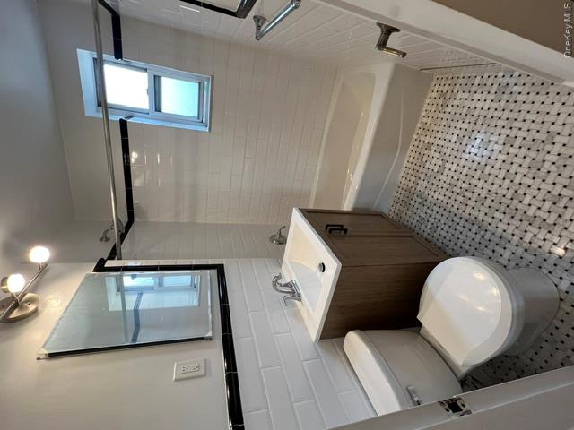 64-74 Saunders Street 4b Property Photo 15