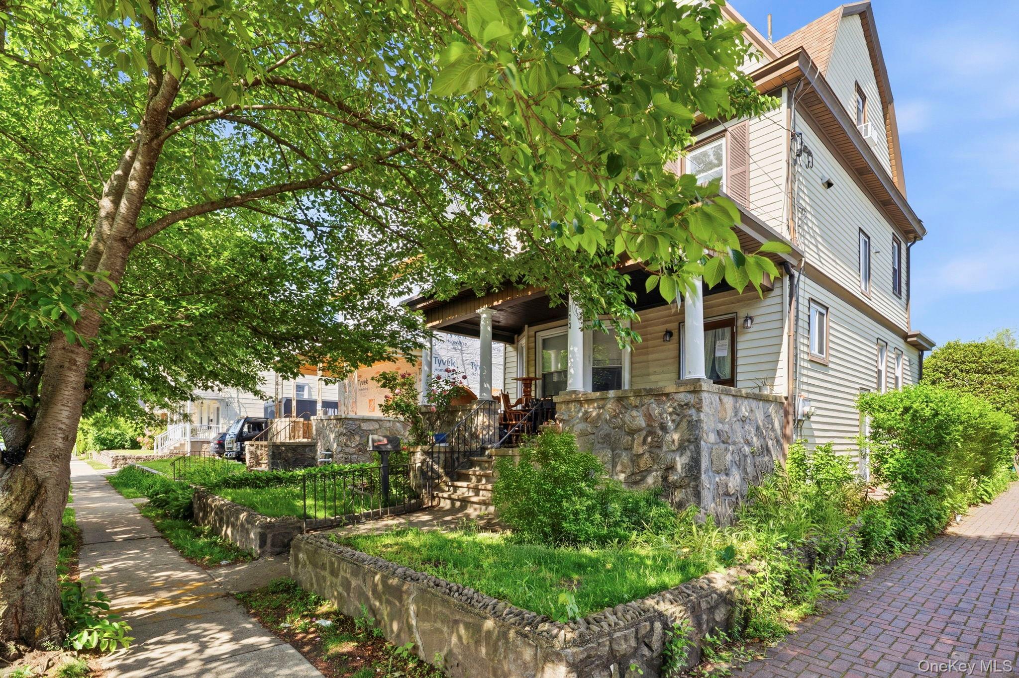 123 Fourth Avenue Property Photo 2