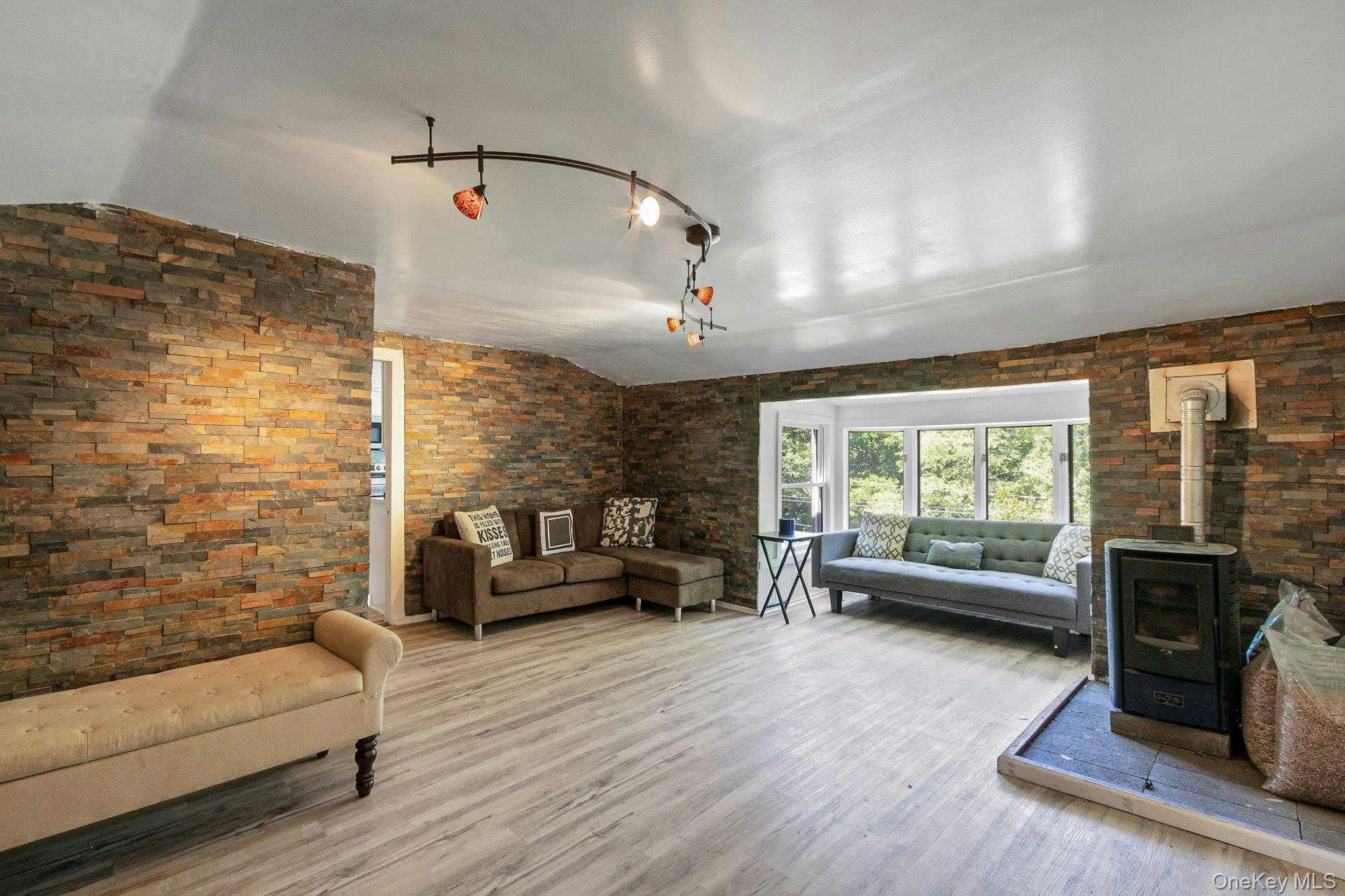 6 Woods Road Property Photo 1