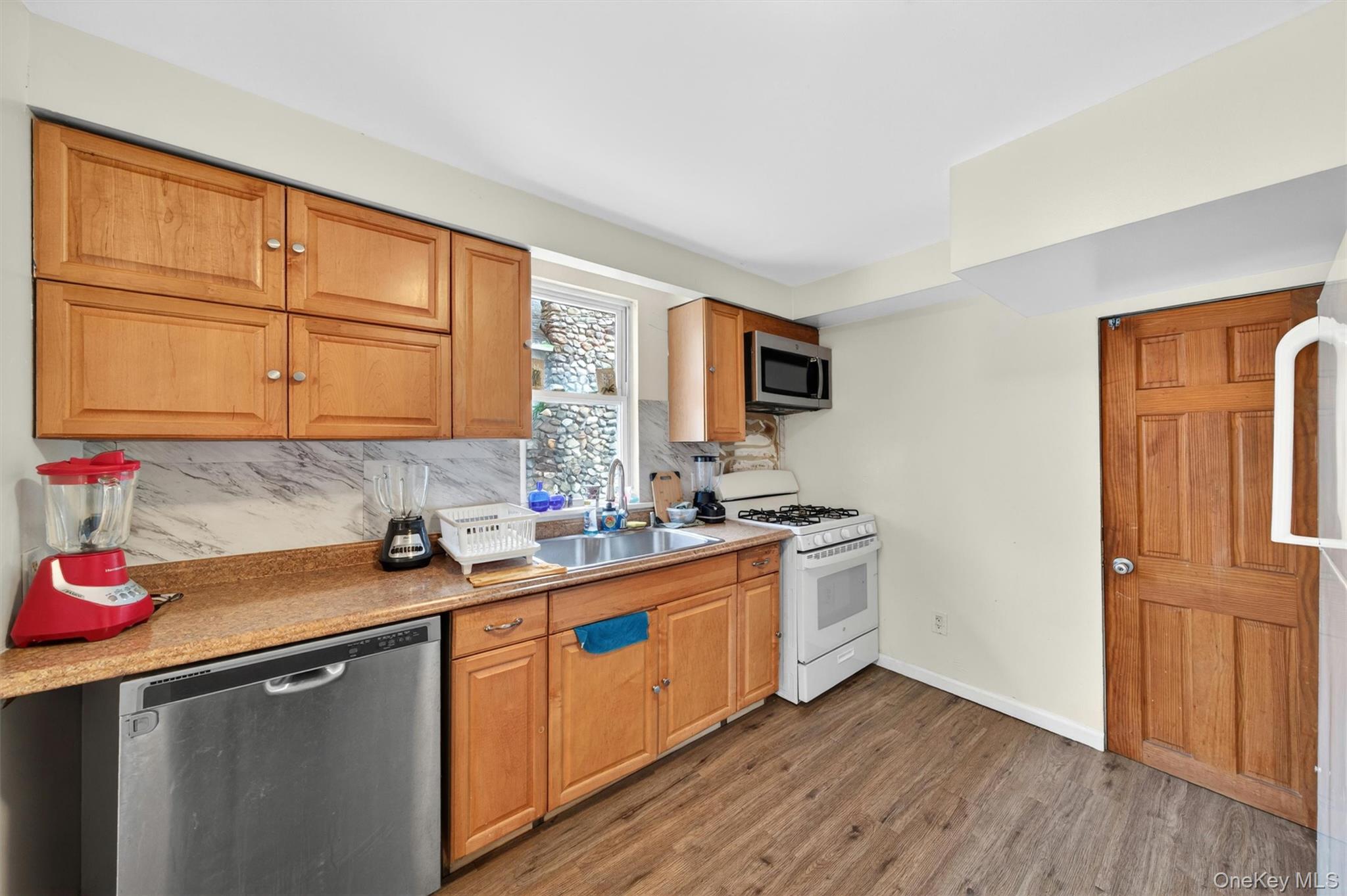 21 Dolson Avenue Property Photo 7