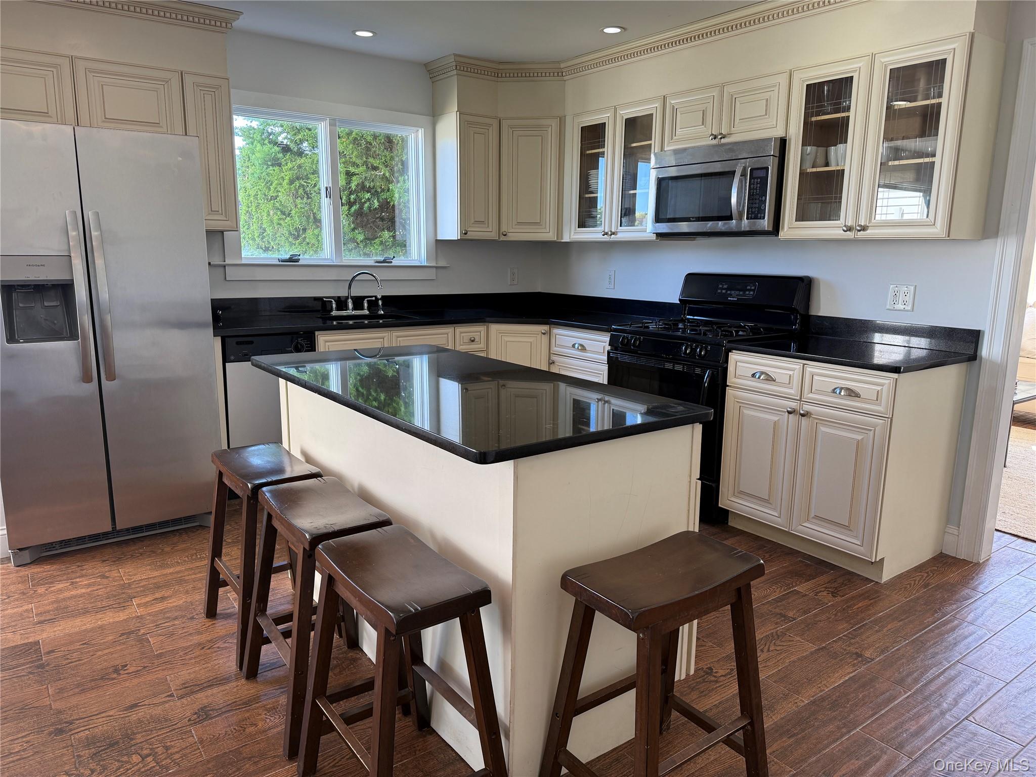 250 Oneck Lane Property Photo 1
