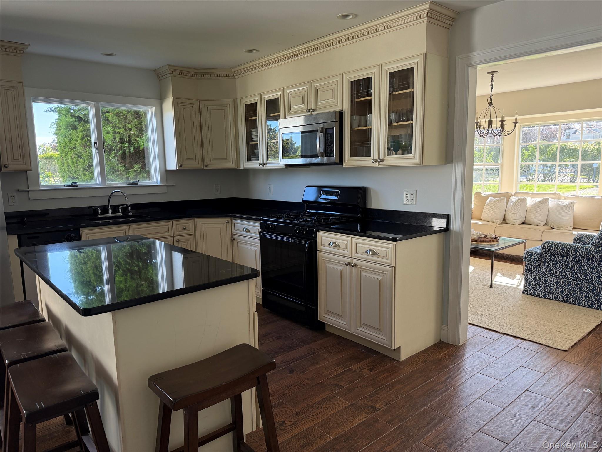250 Oneck Lane Property Photo 2