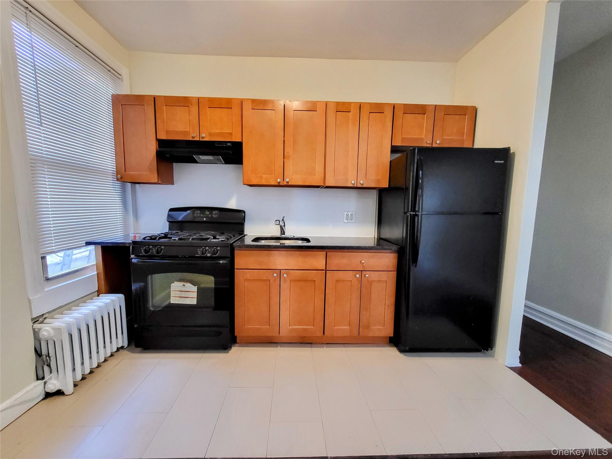 4507 Ditmars Boulevard Property Photo 8