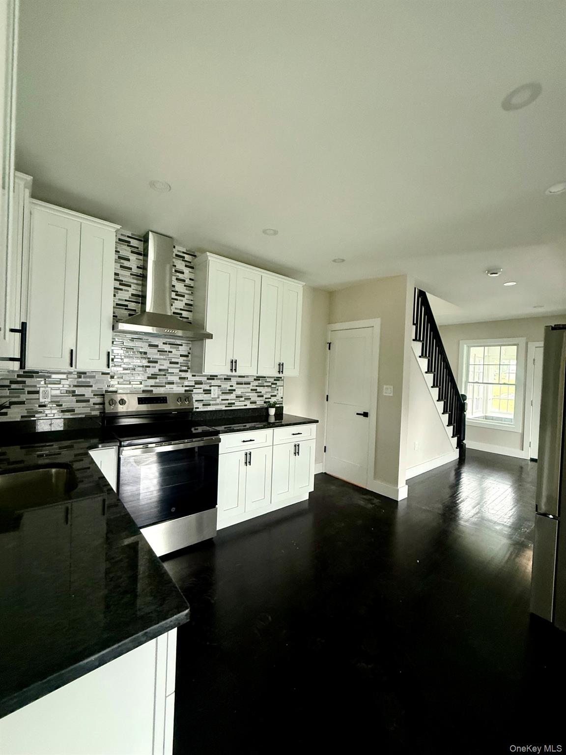 7 Frost Lane Property Photo 9