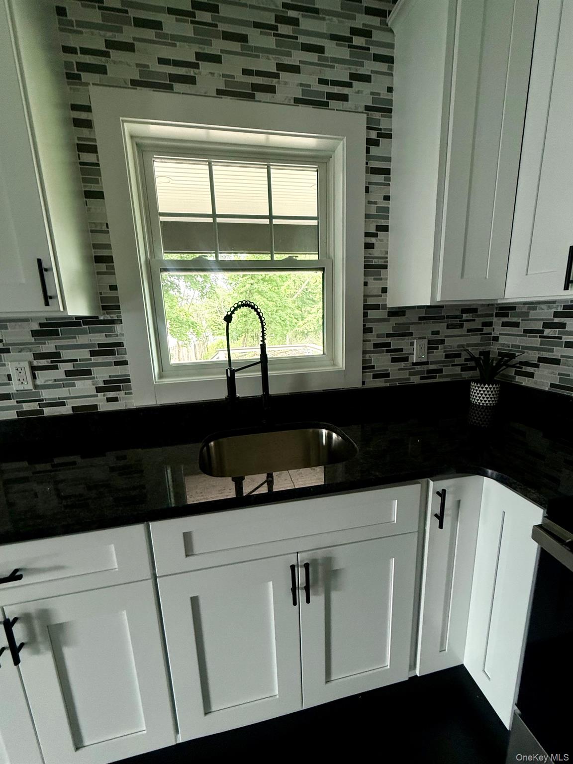 7 Frost Lane Property Photo 12