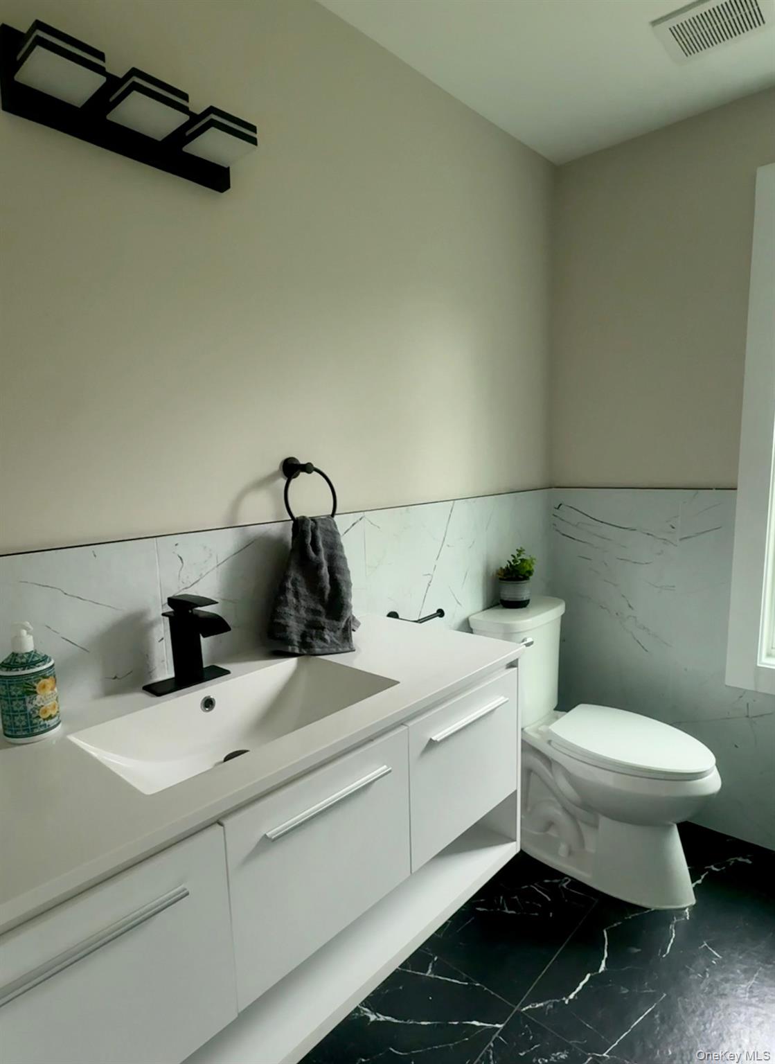 7 Frost Lane Property Photo 23