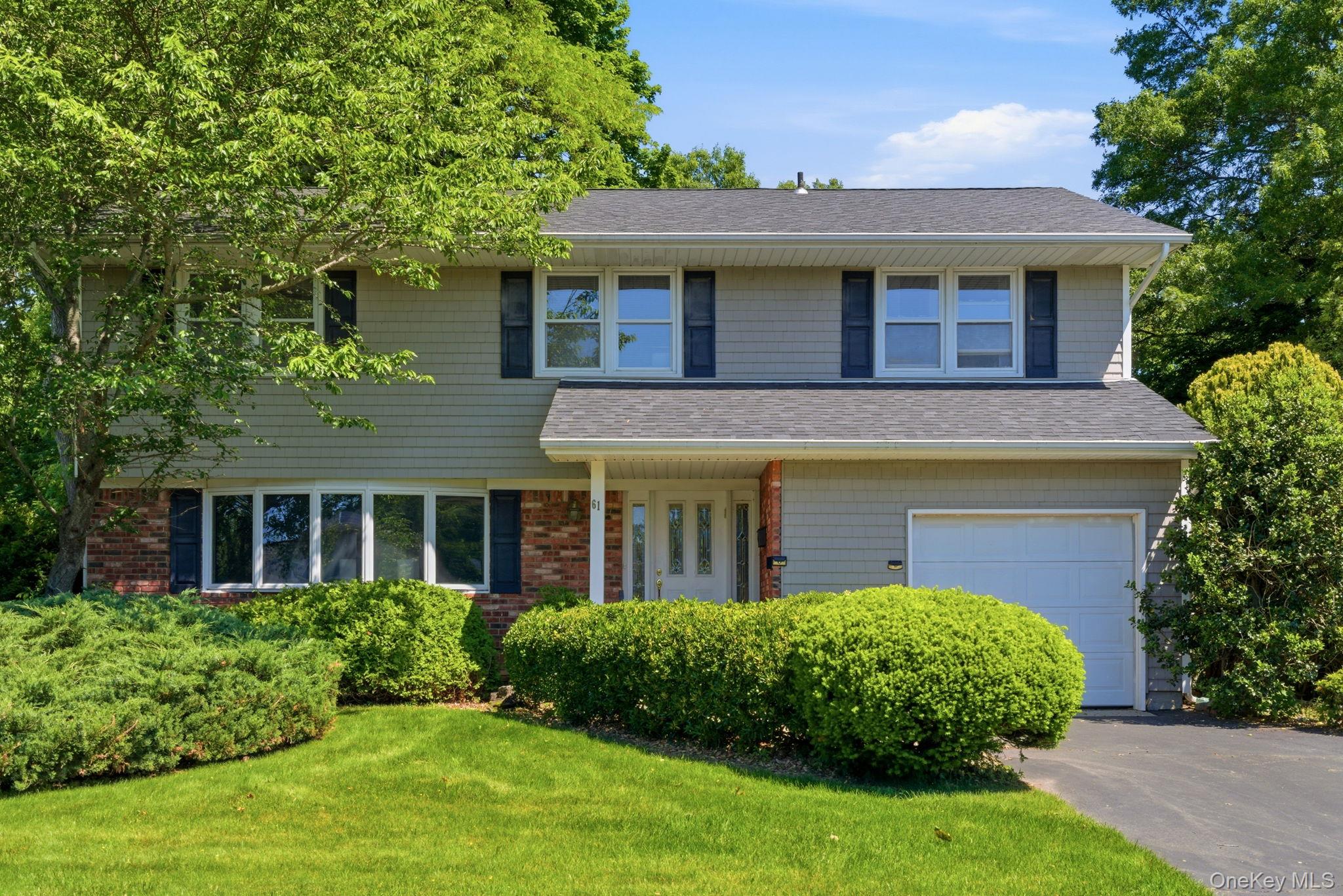 61 Hofstra Drive Property Photo 1