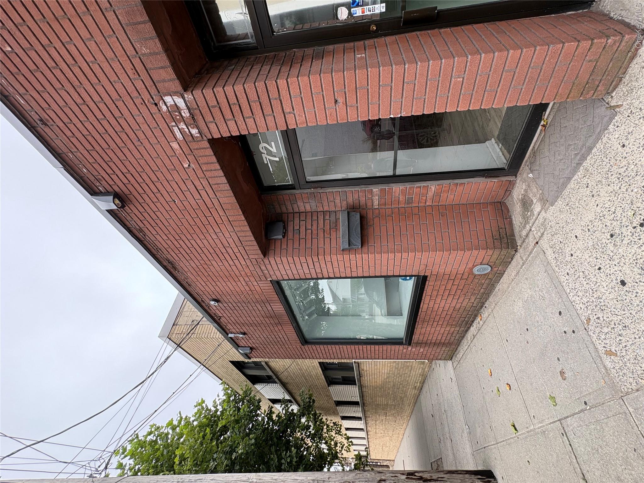 72 S Central Avenue Property Photo 1
