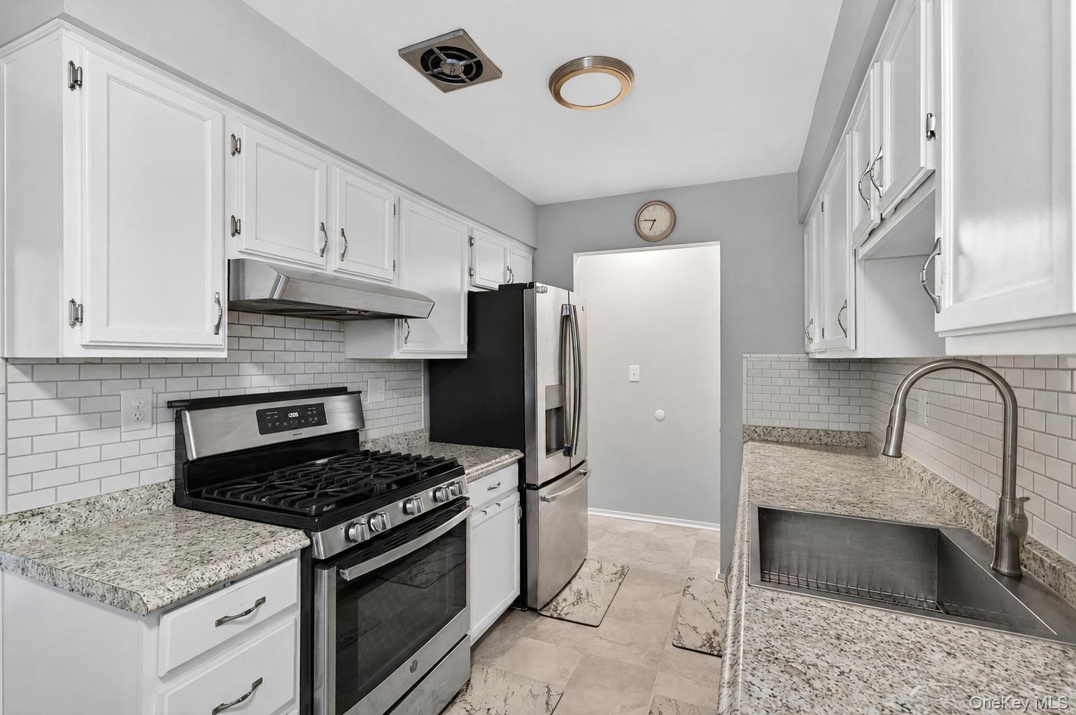 2 Acorn Court Property Photo 2