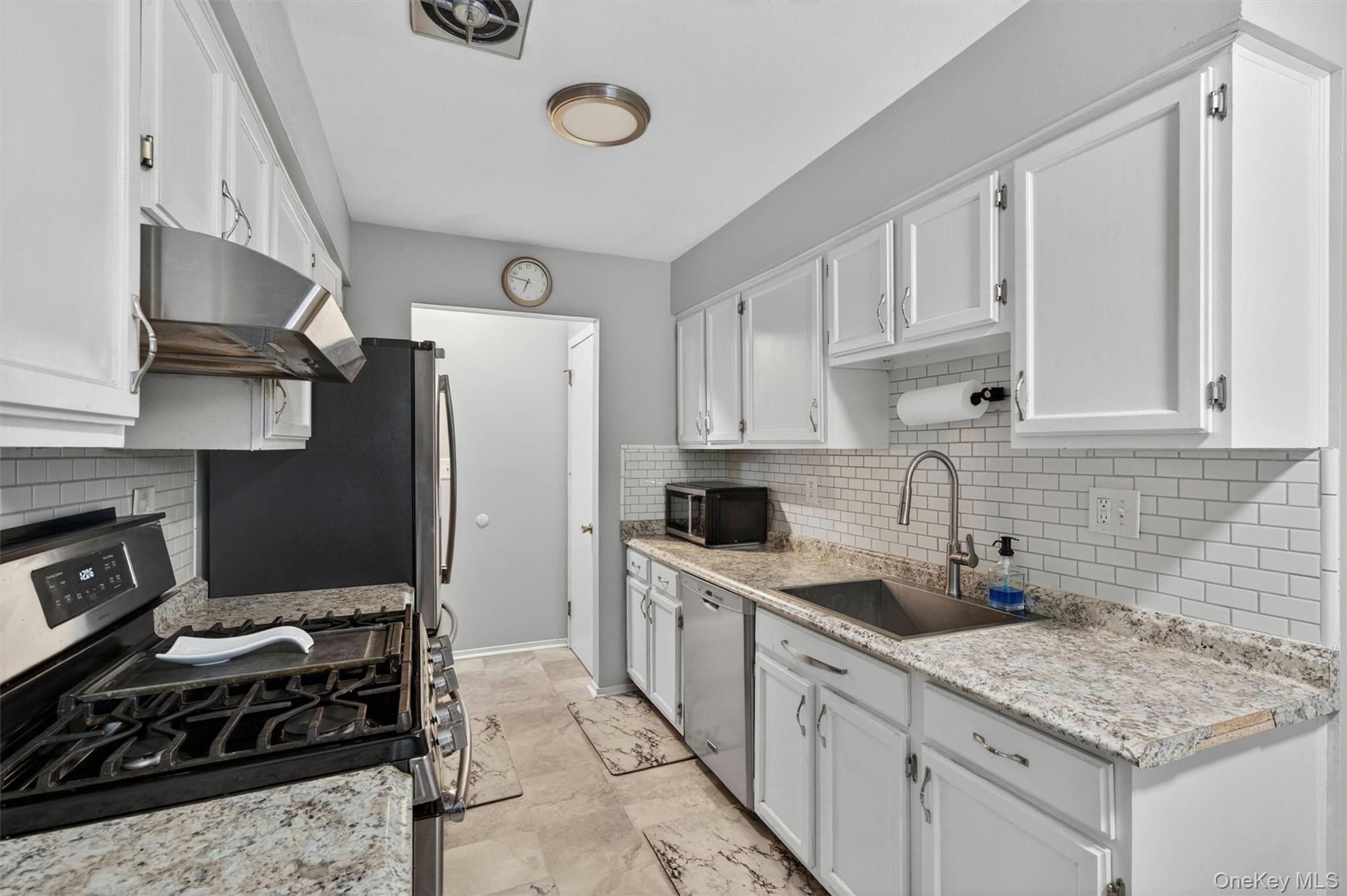 2 Acorn Court Property Photo 8
