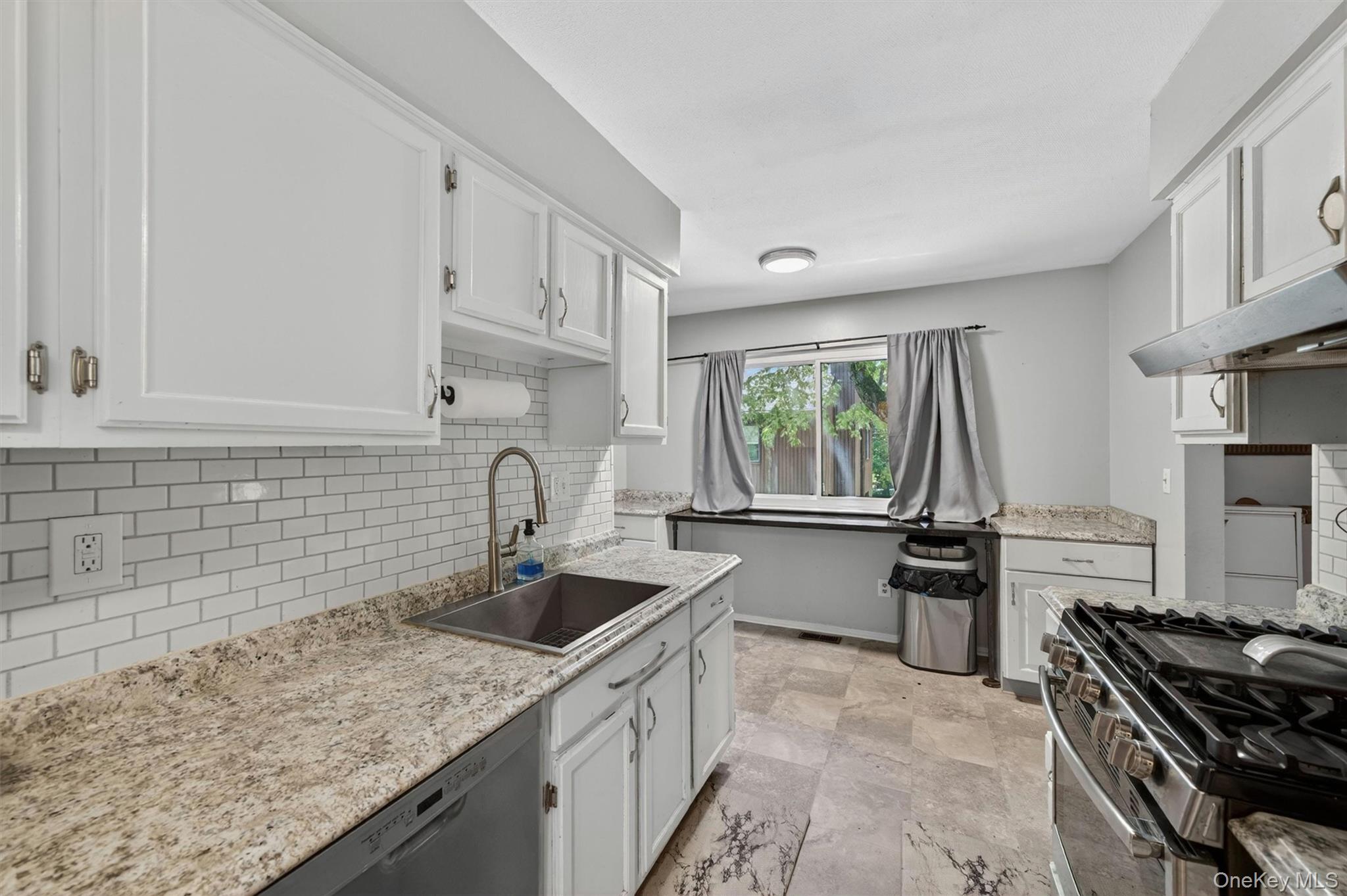 2 Acorn Court Property Photo 9