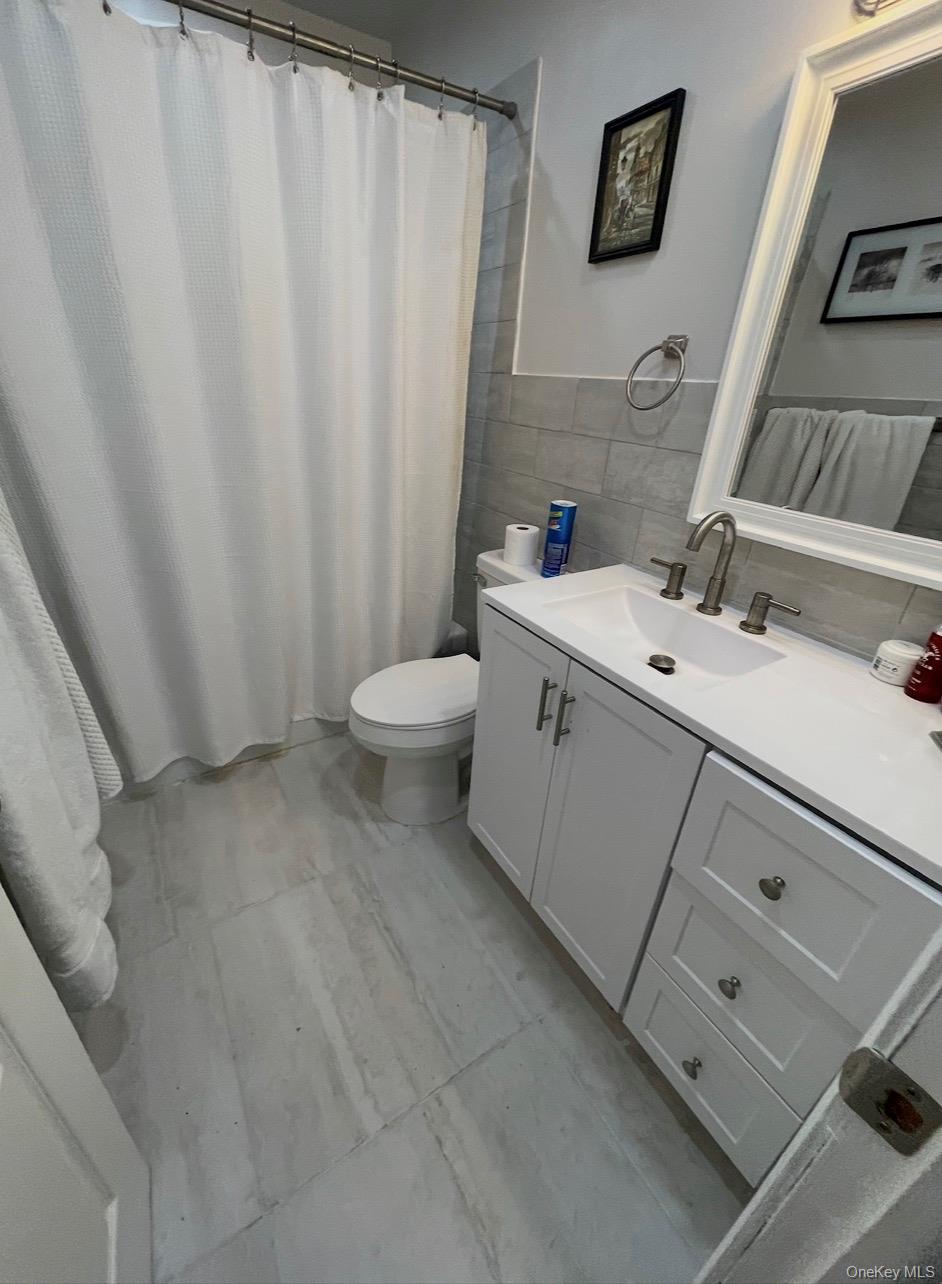 2150-2152 Avenue B Property Photo 10